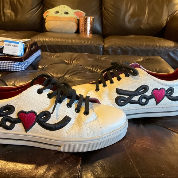 FITS 10-10.5+ BRIGHTON “LOVE ME” SNEAKER - Picture 8 of 10